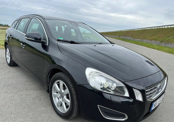 Volvo V60 cena 39800 przebieg: 149000, rok produkcji 2013 z Inowrocław małe 562